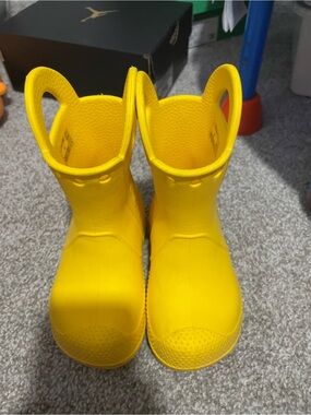 Crocs Kids Yellow Waterproof Pull-On Rain Boots